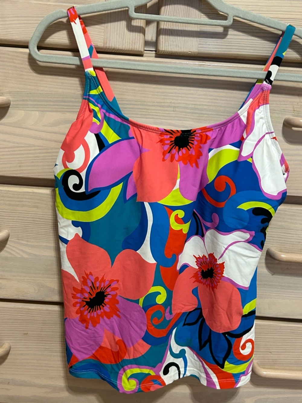 Women’s Swim top